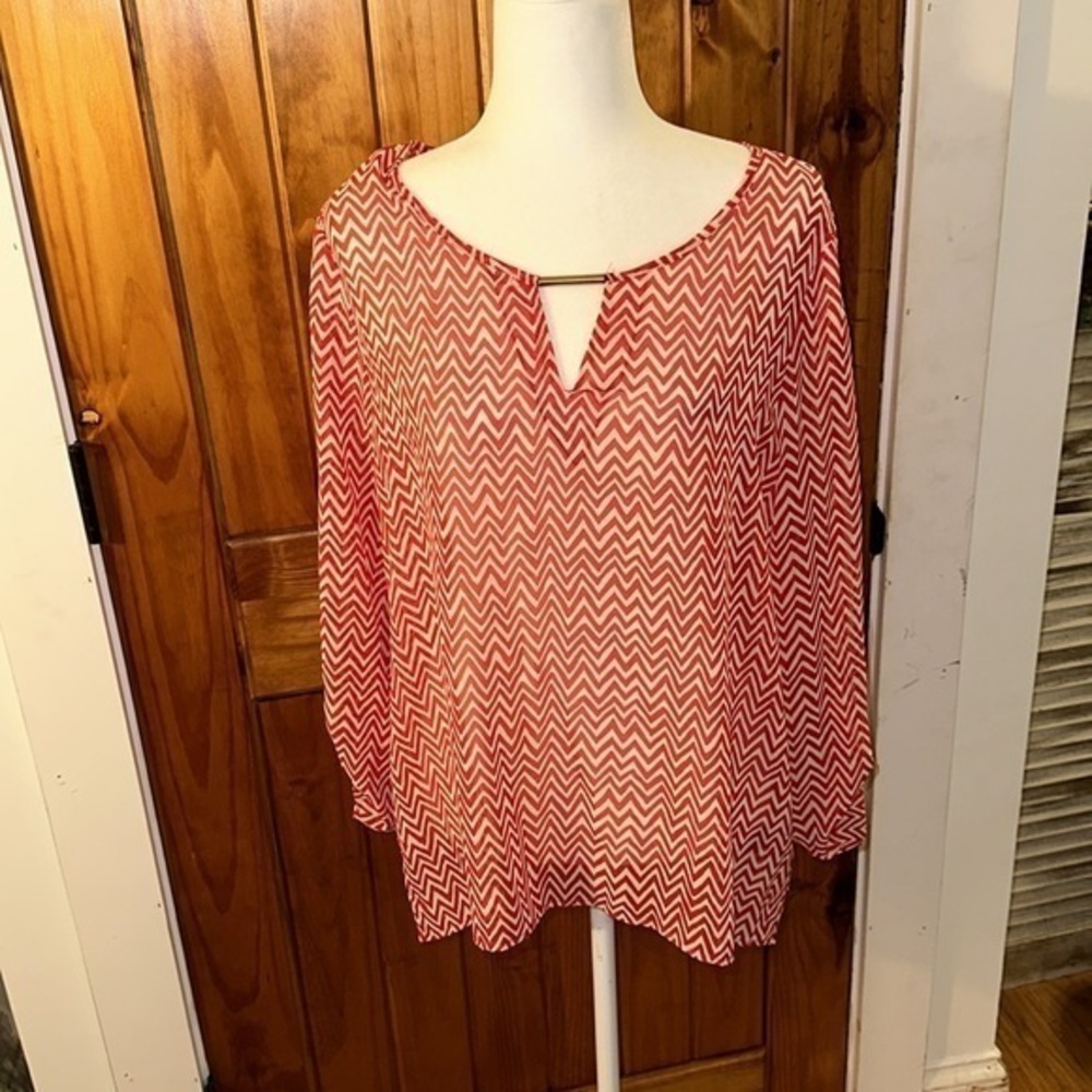 Zac & Rachel red and white zig zag pattern long sleeve top size L